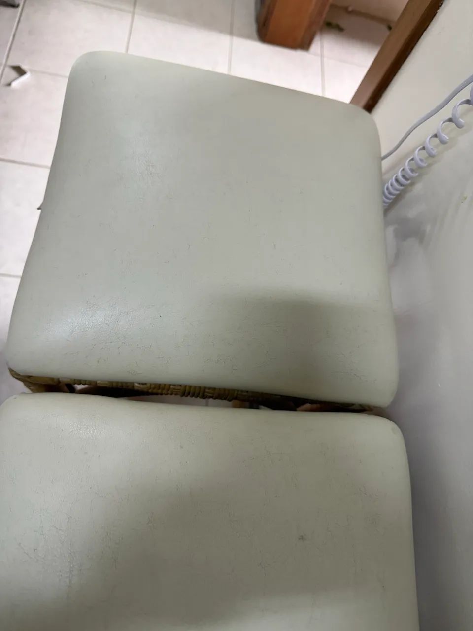 4 Banquetas da marca Rattan - Foto 4