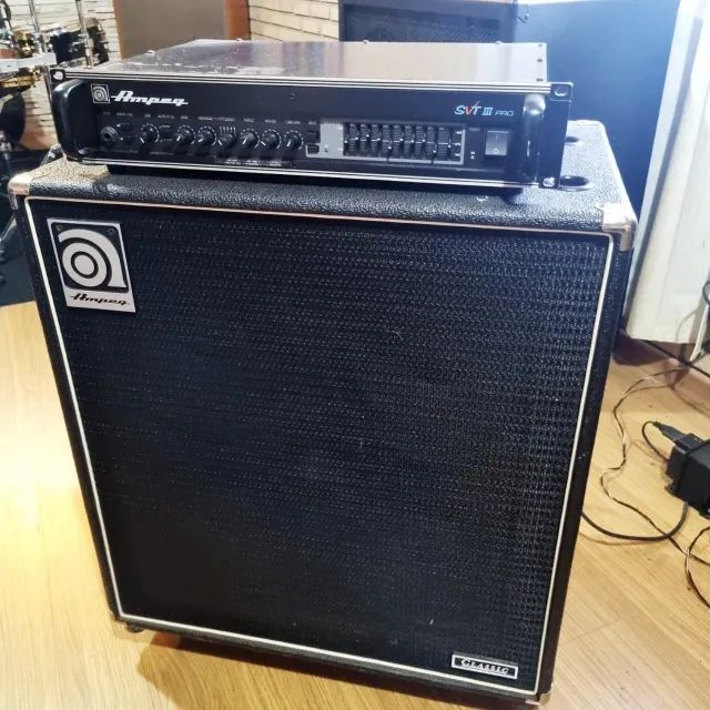  Cabeçote e caixa de baixo Ampeg SVT III Pro + Caixa Ampeg SVT 410 Classic