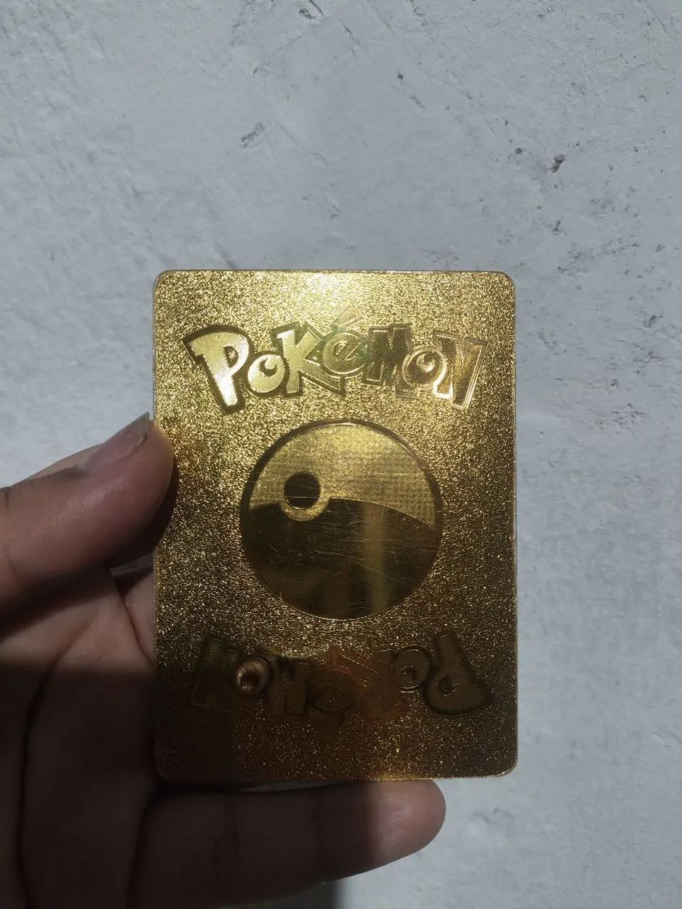 Carta Pokémon Dourada  - Foto 2