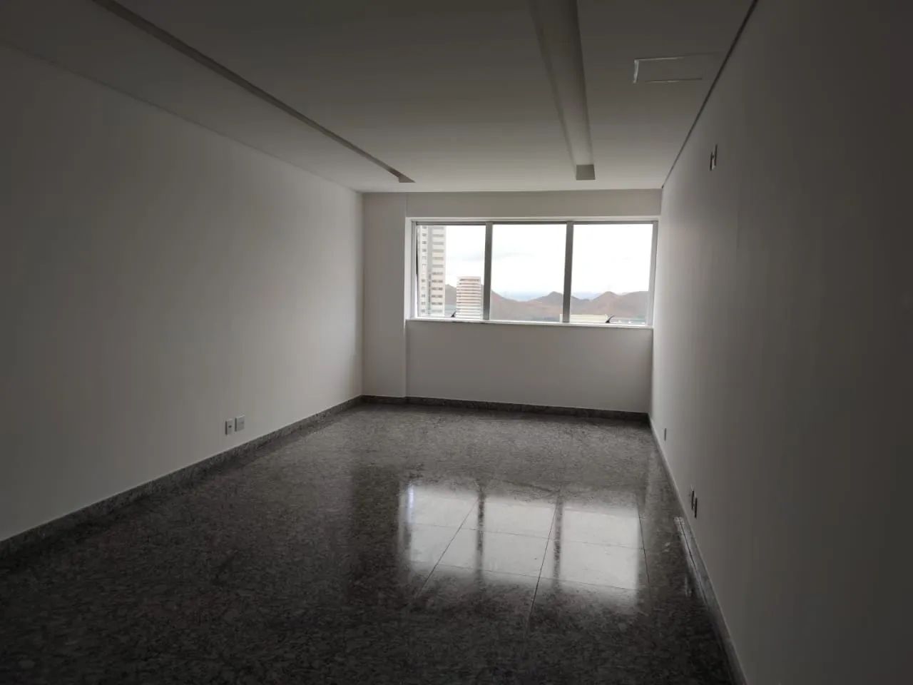 Sala è venda no bairro Vila da Serra - Foto 3