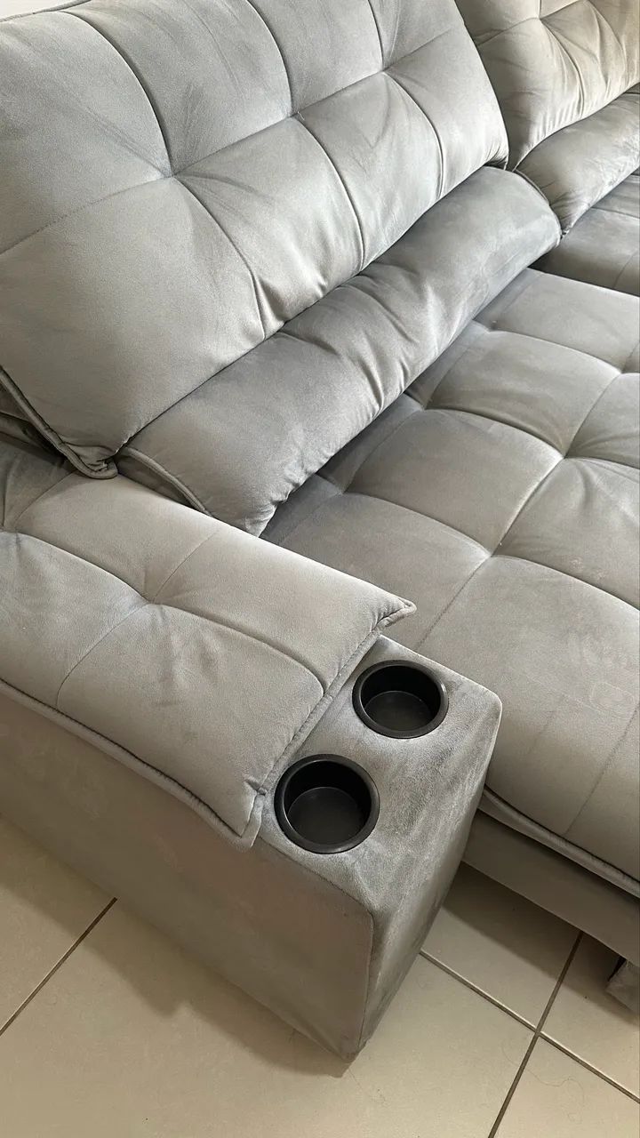 Sofá Retrátil e Reclinável 2,60 m Cinza com Porta-Copos - Excelente Estado - Foto 4