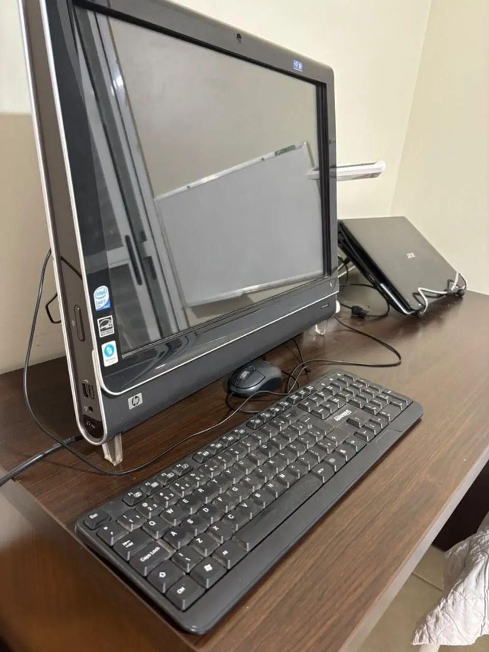 HP Touch Smart All In OneIntel Core 2 Duo Inside 4GB RAM 2.16Ghz NVIDIA GeForce 9300