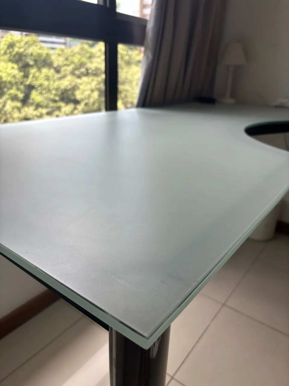 Mesa de escritório de vidro - Foto 4