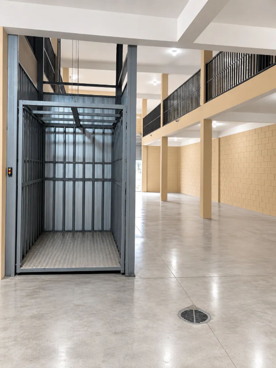 ? GALPÃO 250 M² | ELEVADOR DE CARGA + ESCRITÓRIO | R$ 15.000 - Foto 5
