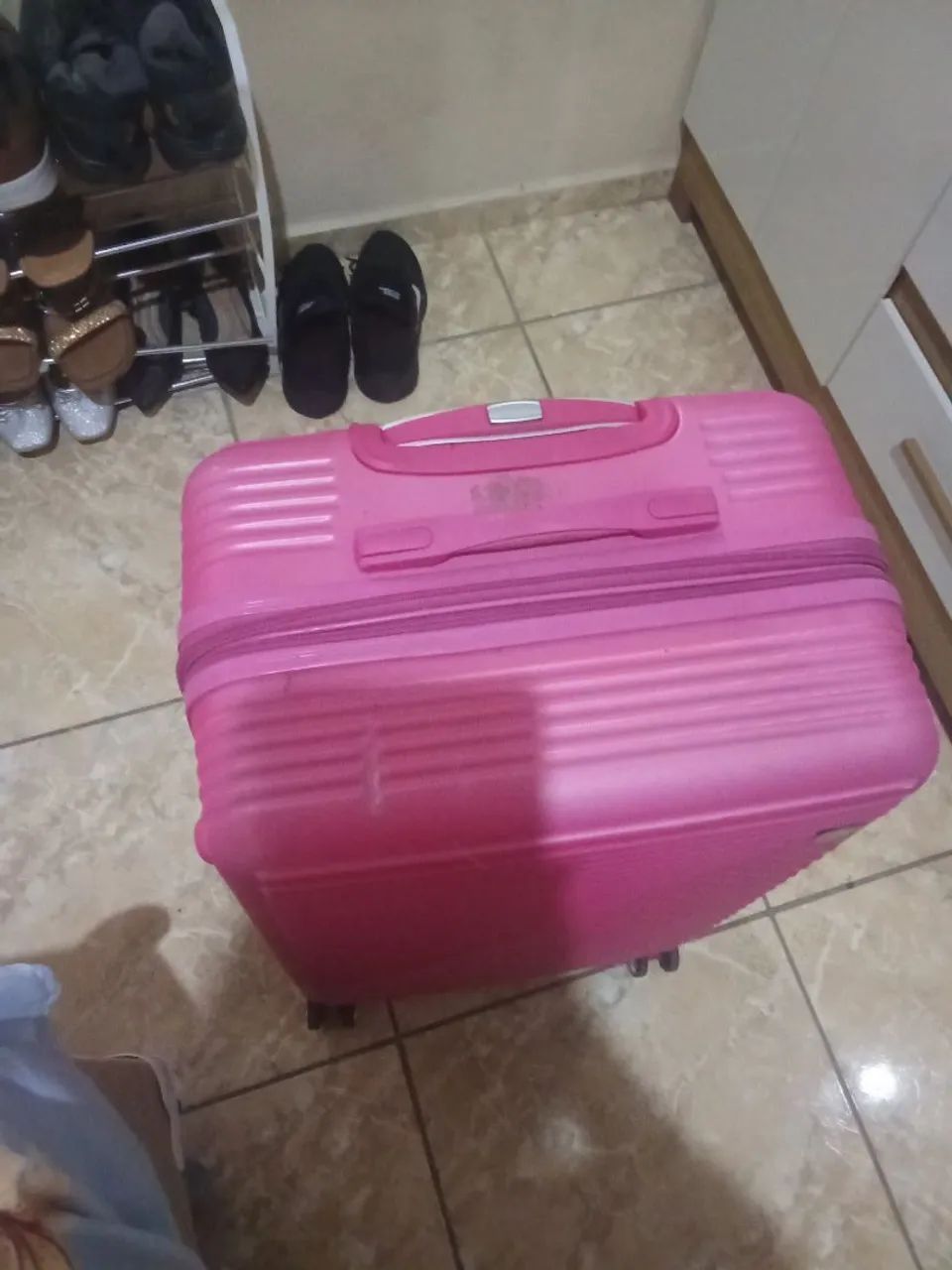Vendo essa mala rosa ? - Foto 2