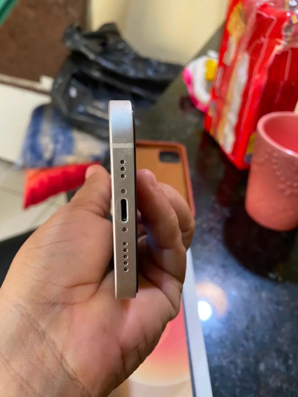 Vendo um iPhone 12 semi novo - Foto 5
