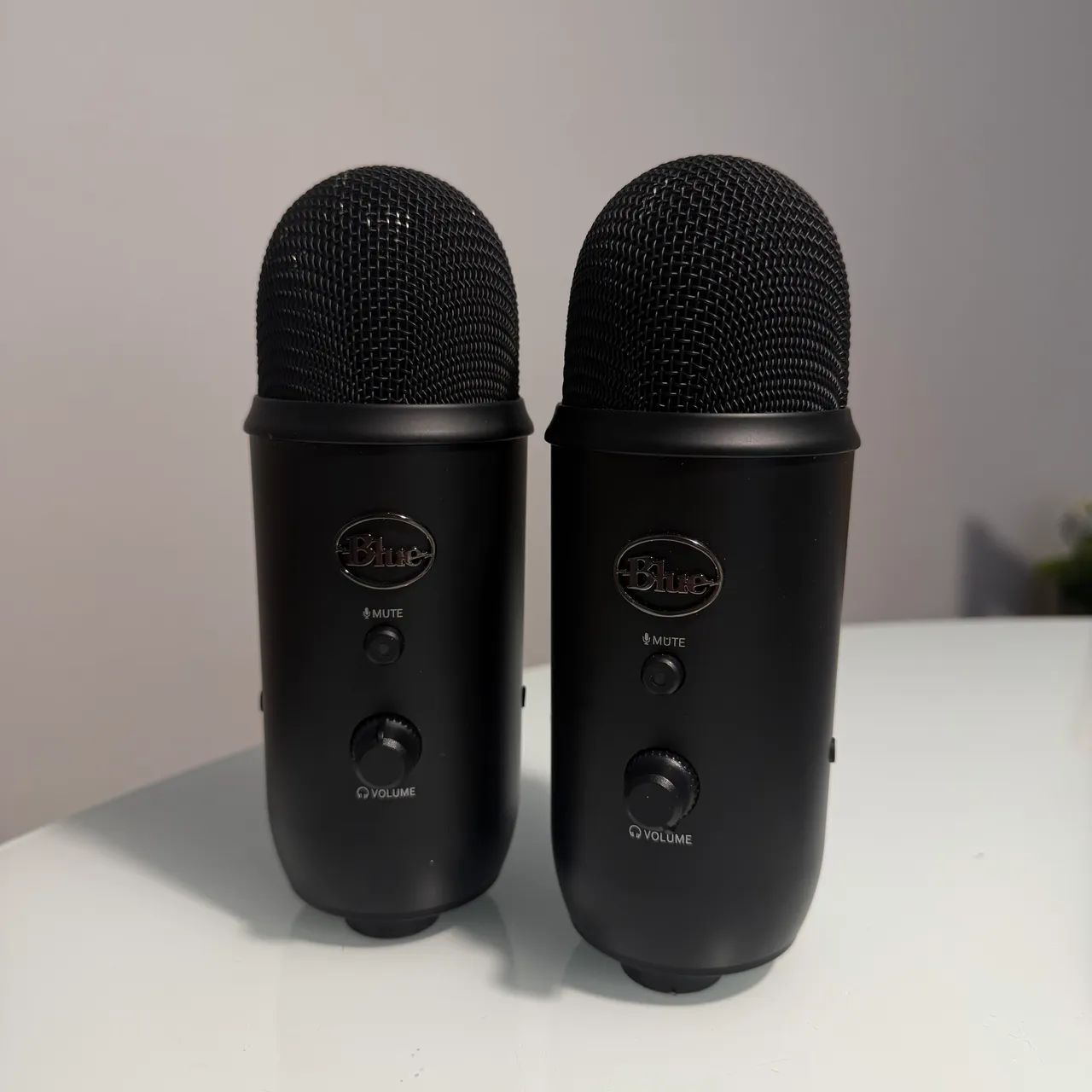 2 Microfones Blue Yeti Blackout USB (Somente O Microfone) - Oportunidade - Foto 4