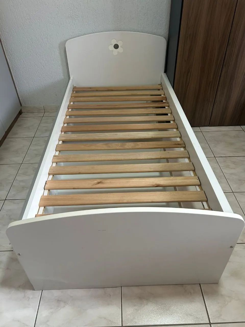 Cama solteiro linha Tok stok com gavetas