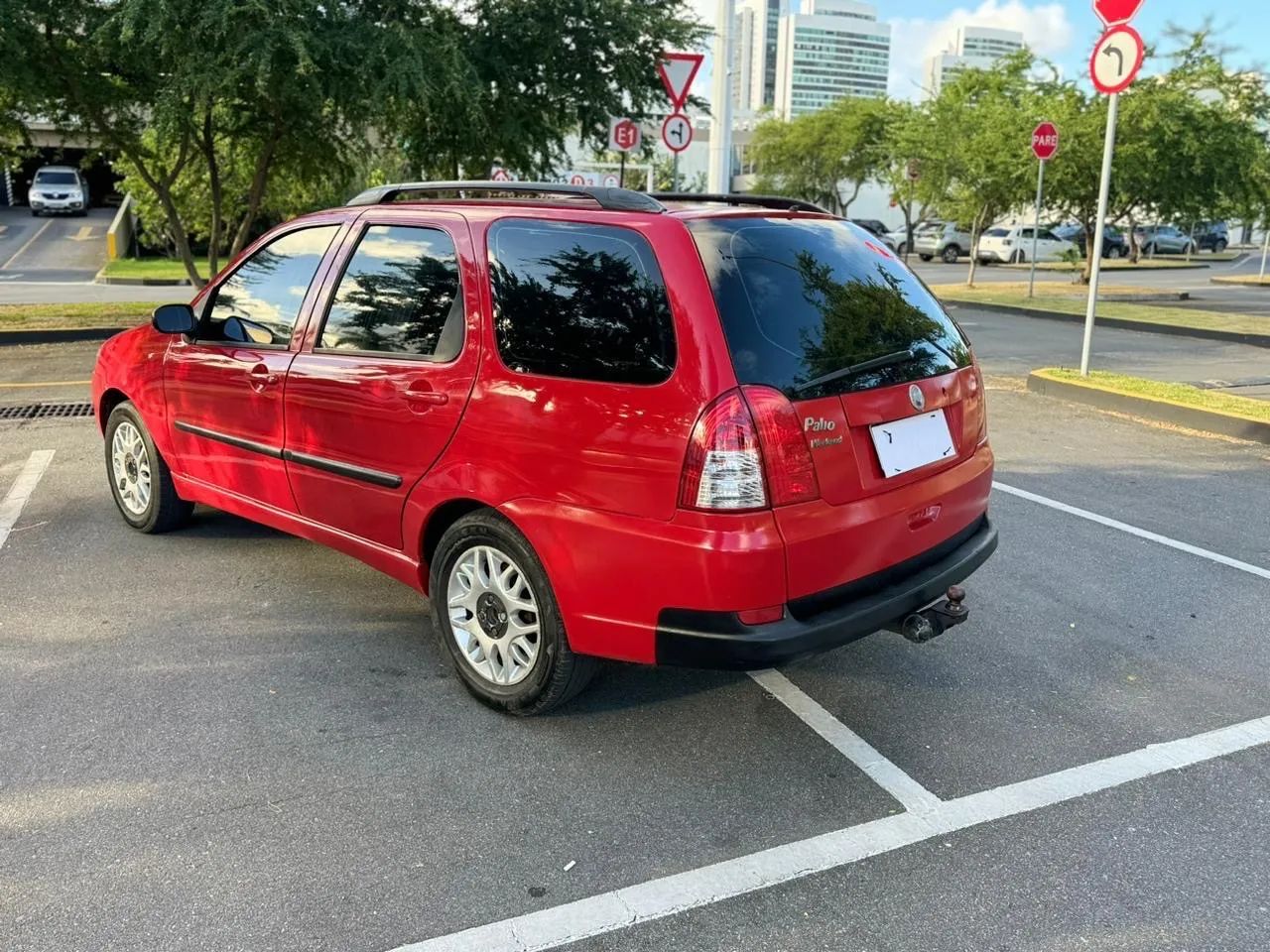 Fiat Palio Palio Weekend HLX 1.8 mpi Flex 4p 2005