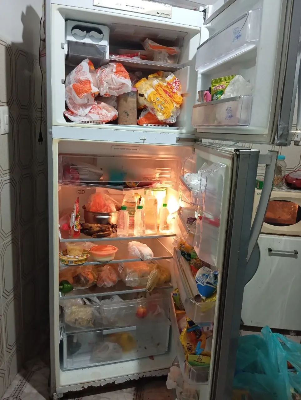 Vende-se geladeira 450litros - Foto 2