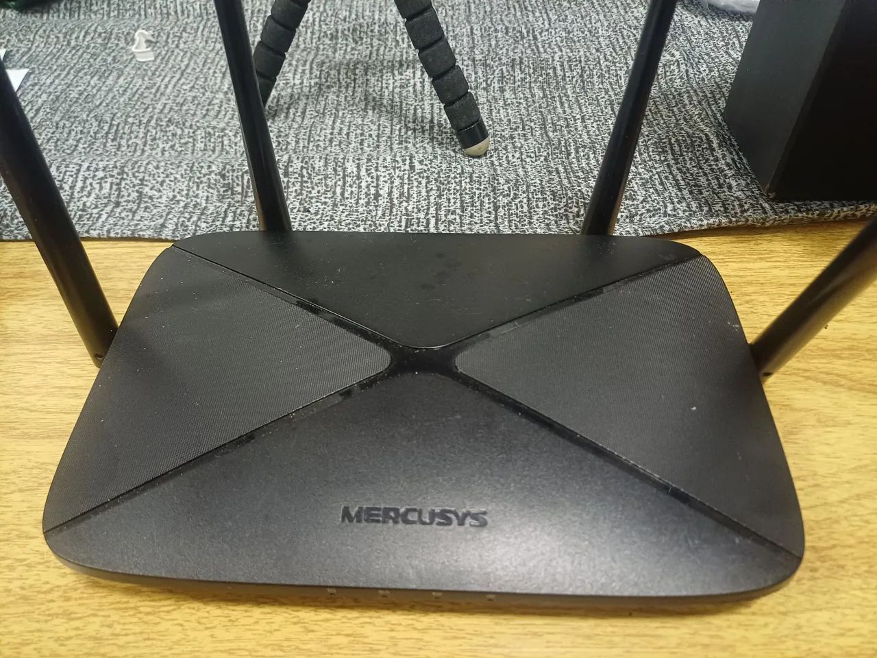 Roteador mercusys  AC12G