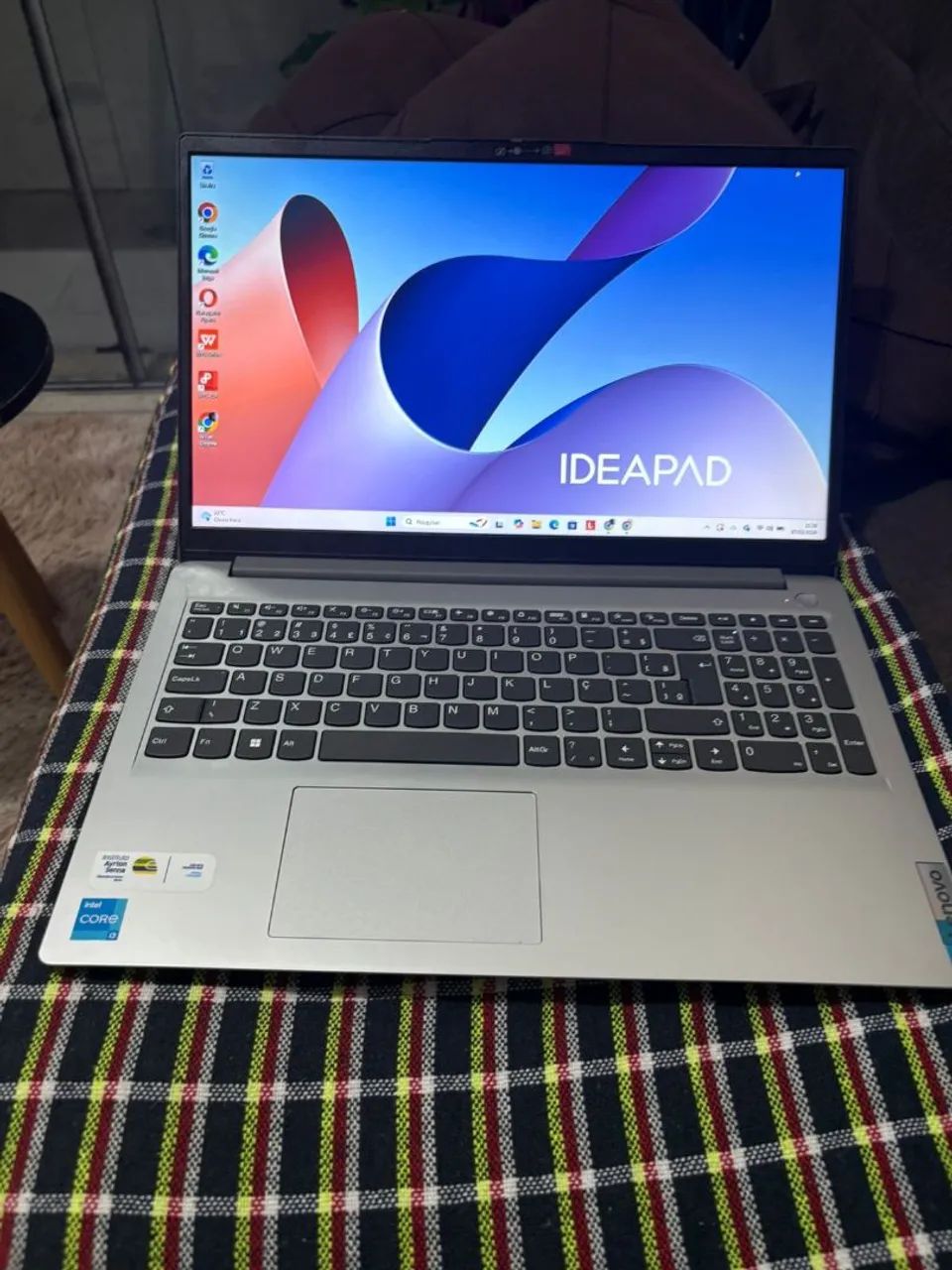 Vendo Notebook Lenovo - Foto 2