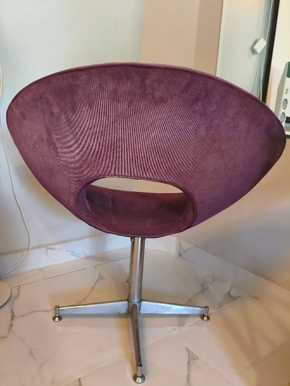 Par de Poltronas Design Orgânico - Suede Ameixa/Vinho - (Base Fixa) - Foto 4