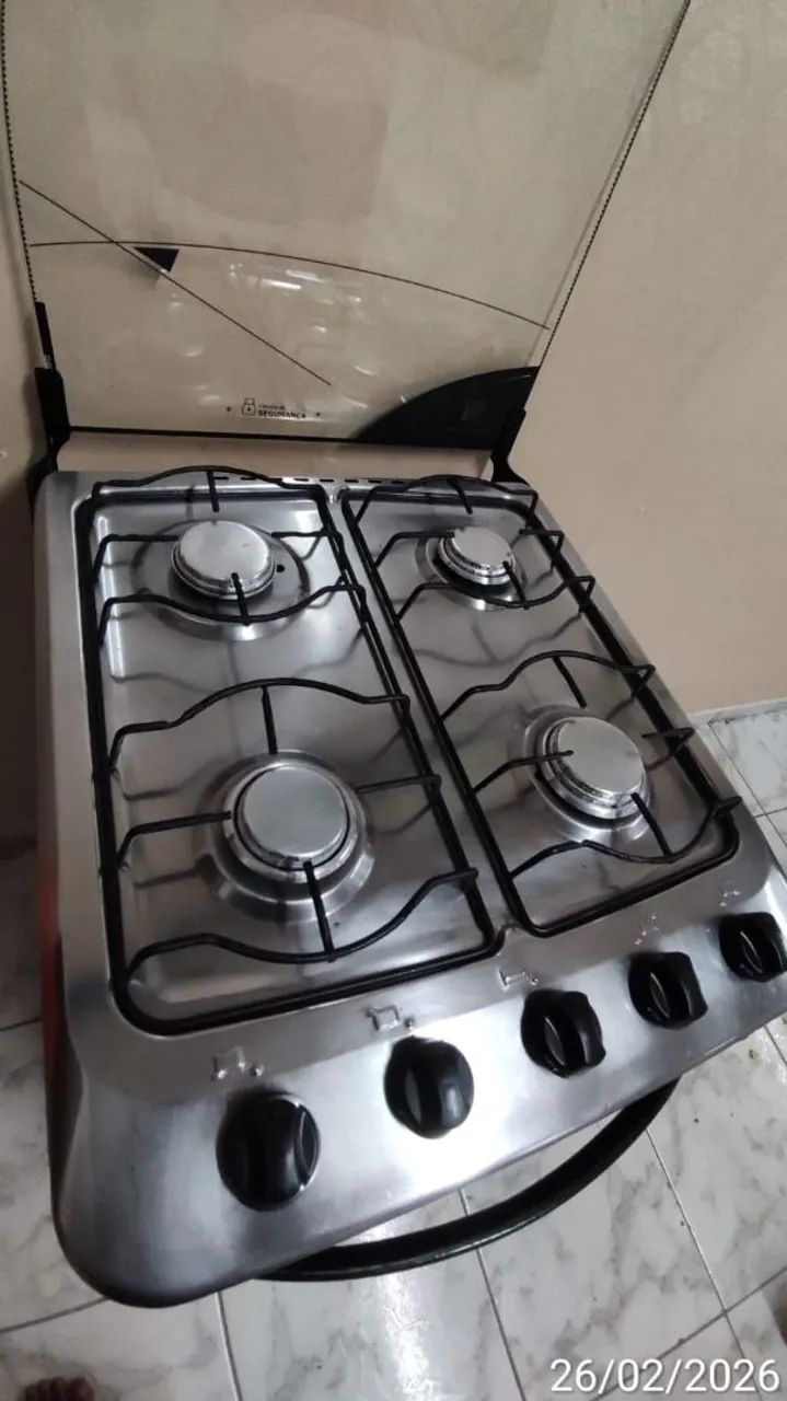 VENDO FOGÃO DE 4 BOCAS FRENTE INOX  - Foto 3