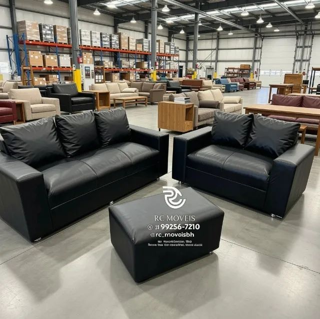Conjunto Sofá 3 e 2 Lugares Puff Courino Preto D33 Durável