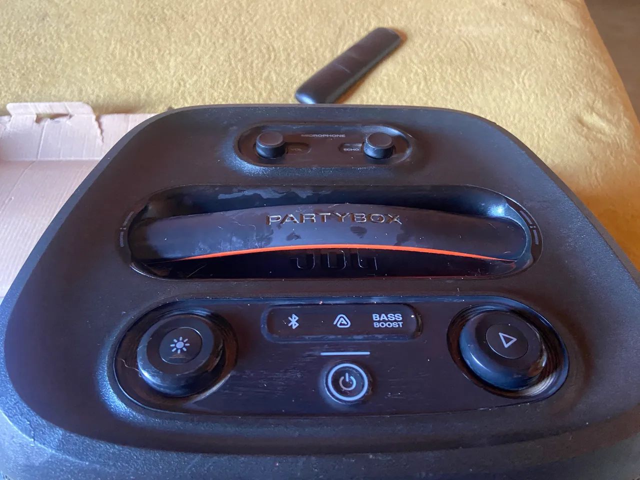 Vende-se jbl original com karaokê 