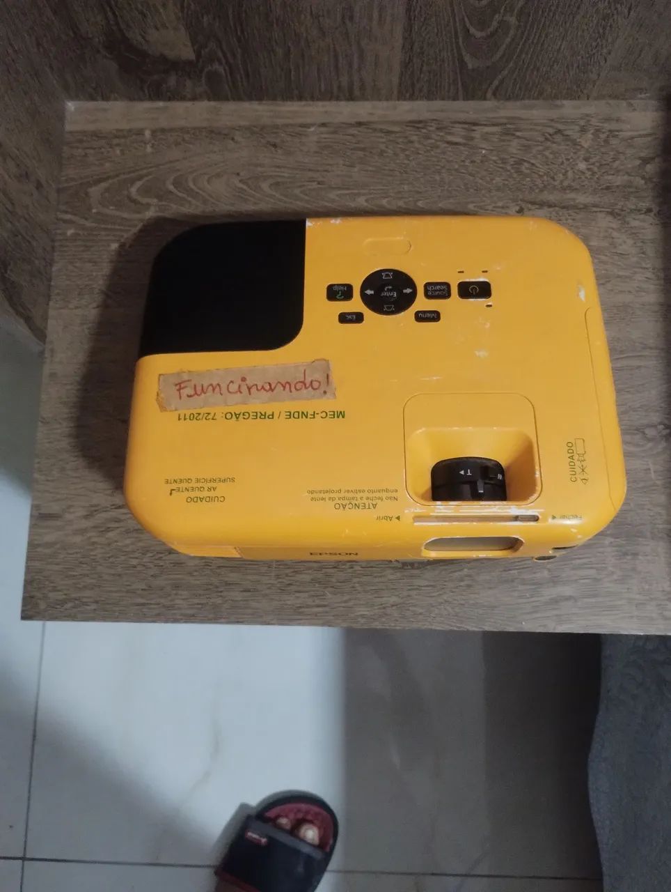 Vendo projector de imagem Epson modelo h432A - Foto 4