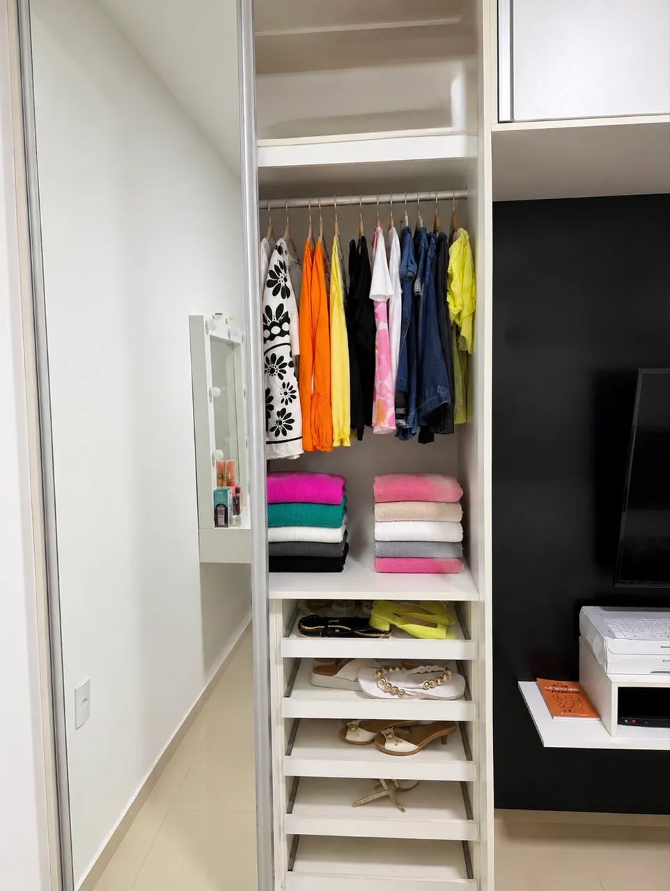 Guarda roupa com painel  - Foto 3
