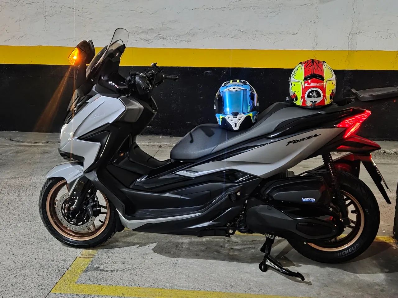Honda forza 350 