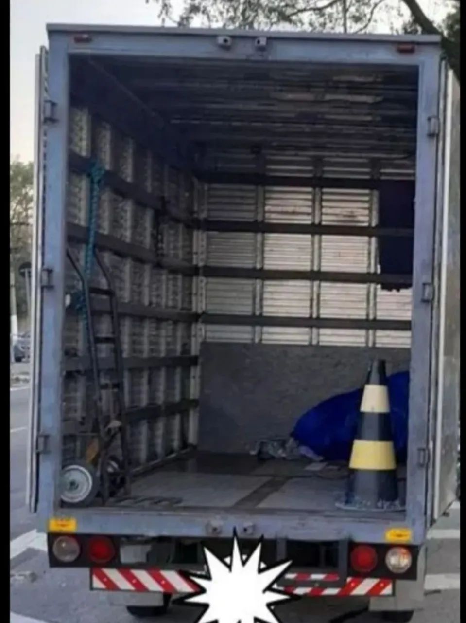 Faço carreto a partir de R$ 200