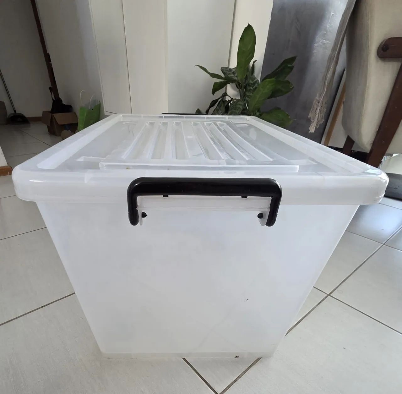 Caixas plásticas com rodinha