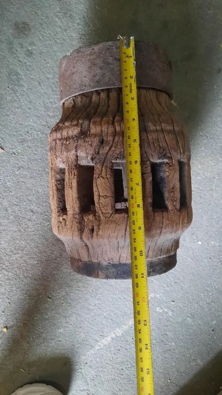 Miolo / Cubo de Roda de Carroça Antiga - Peça Rústica - Foto 4