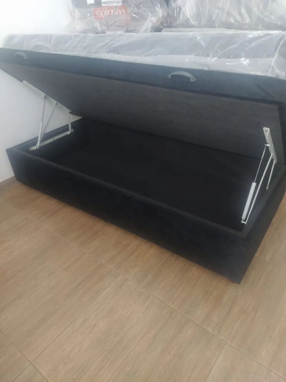 Box baú ( colchão a parte)