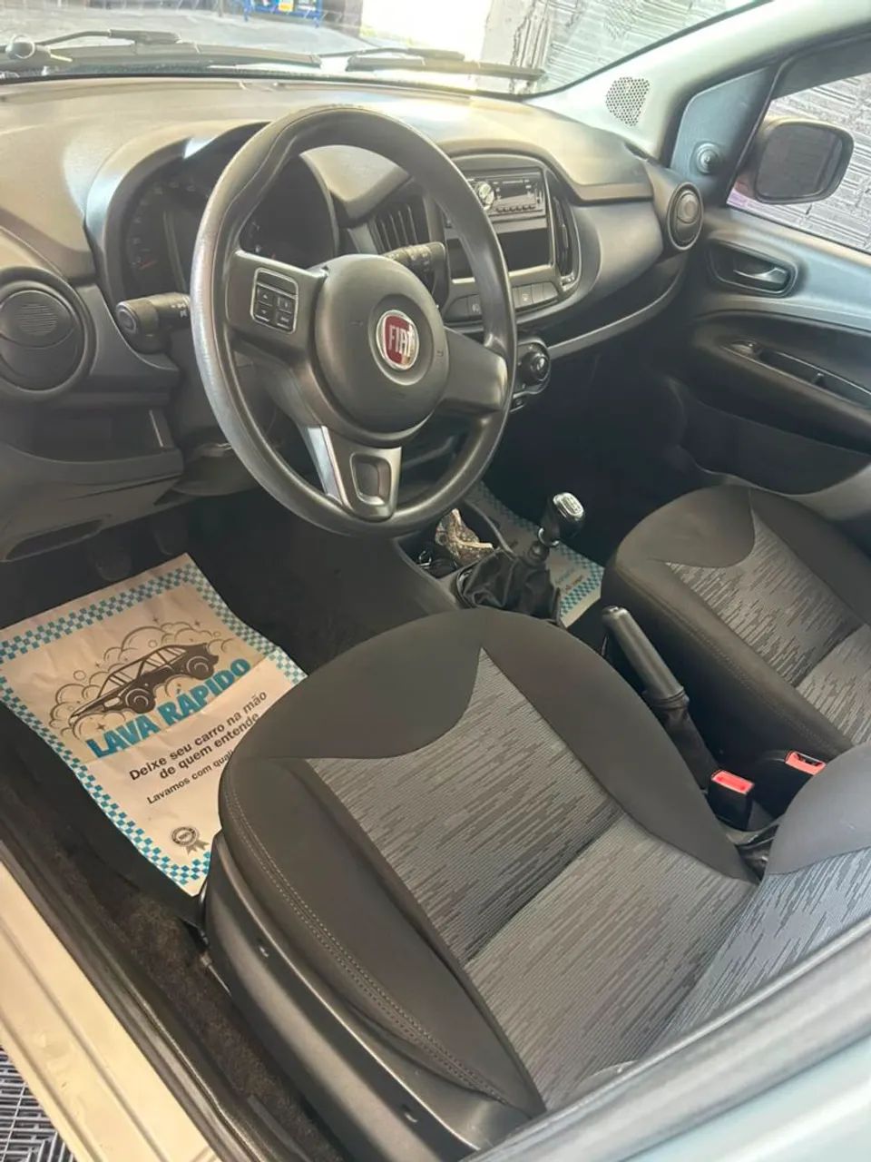 Fiat Uno Attractive 1.0 Flex 6V 5P 2017 - Foto 3