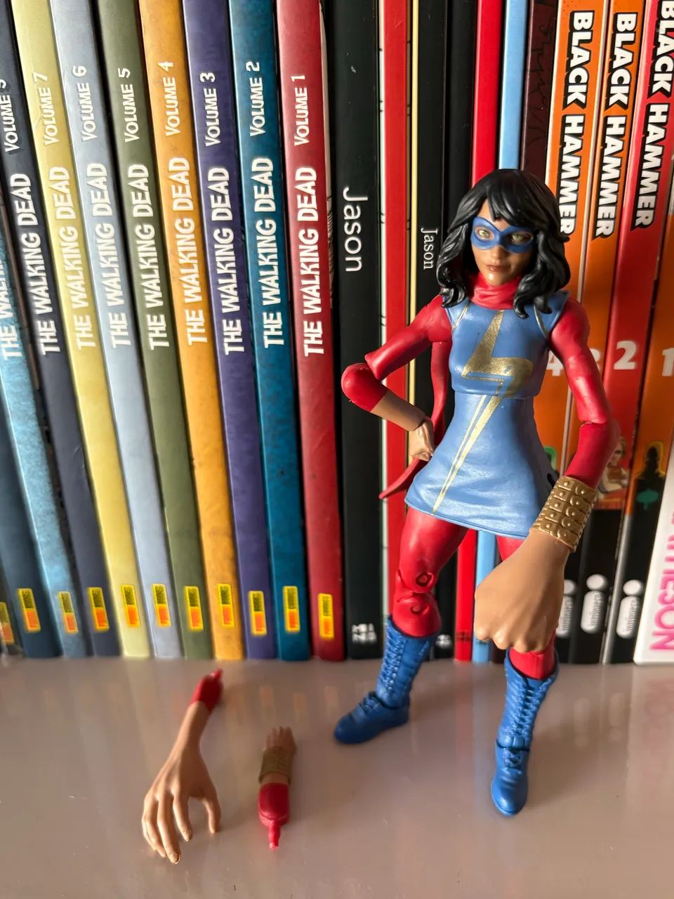     Miss Marvel - Linha Marvel Legends  - Foto 2