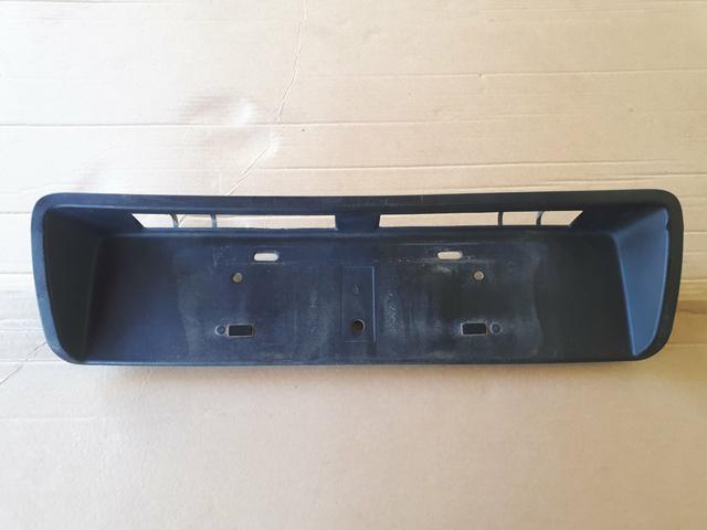 Acabamento parachoque traseiro Hilux modelos 2006 a 2015 suporte da placa original