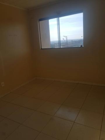 Apto 2quartos 80mt com varanda garagem em arniqueiras - Foto 3