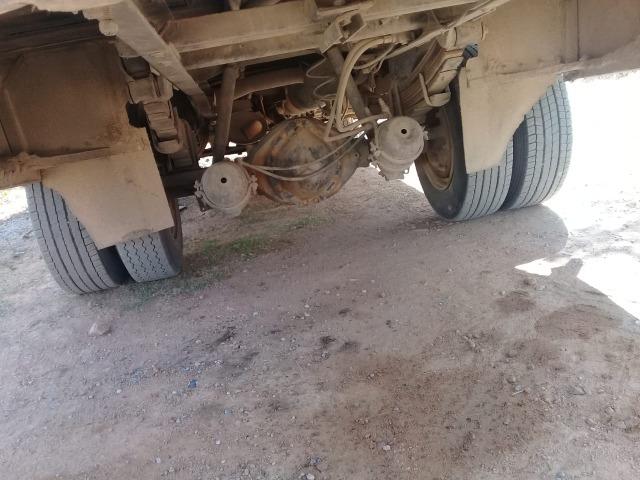 Microonibus MB 710 Comil 2002 - Foto 10