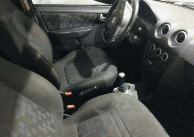 Vende-se Prisma Joy 1.4 - Foto 4