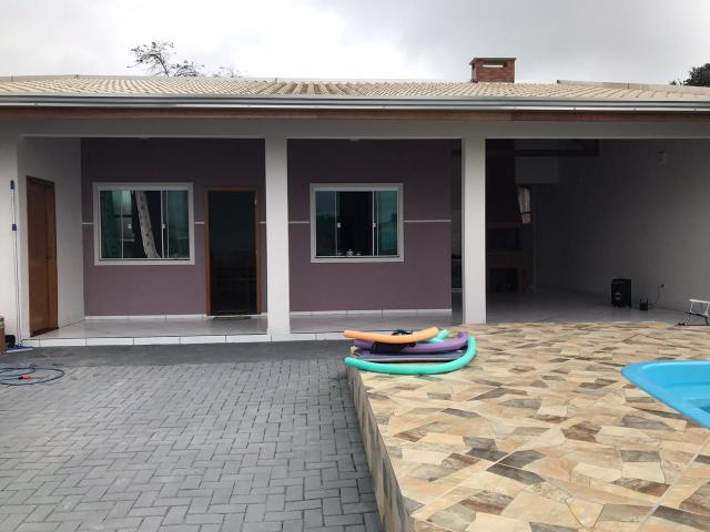 Casa com piscina em Itapoá SC