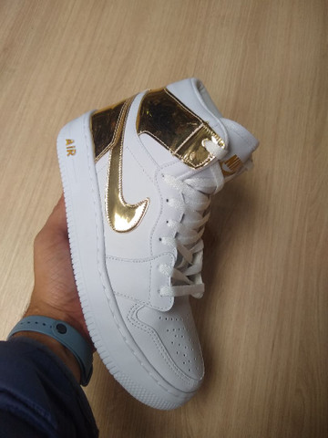 jordan branco e dourado
