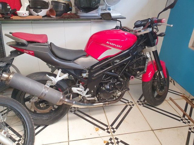 VENDO MOTO 650CC