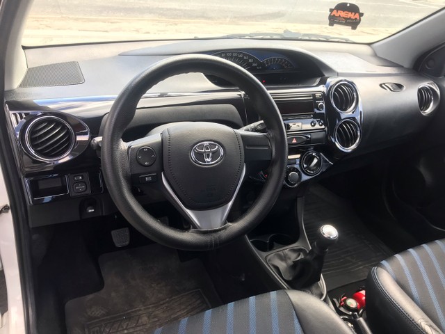 TOYOTA ETIOS HB XR 1.5