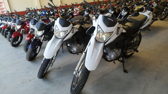 BROS 160 2015/TROCO POR MOTO MENOR VALOR/EM ATÉ 48X NO CARNÊ/36X NO CARTÃO DE CRÉDITO