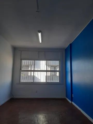 Sala no centro, junto ao metro - Foto 3