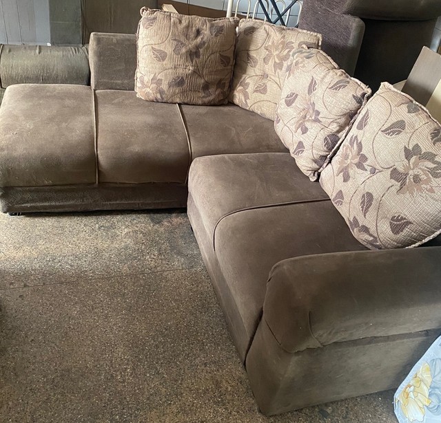 Sofa de canto com almofadas usado barato - Móveis - Setor Morada do Sol,  Goiânia 1145828954 | OLX