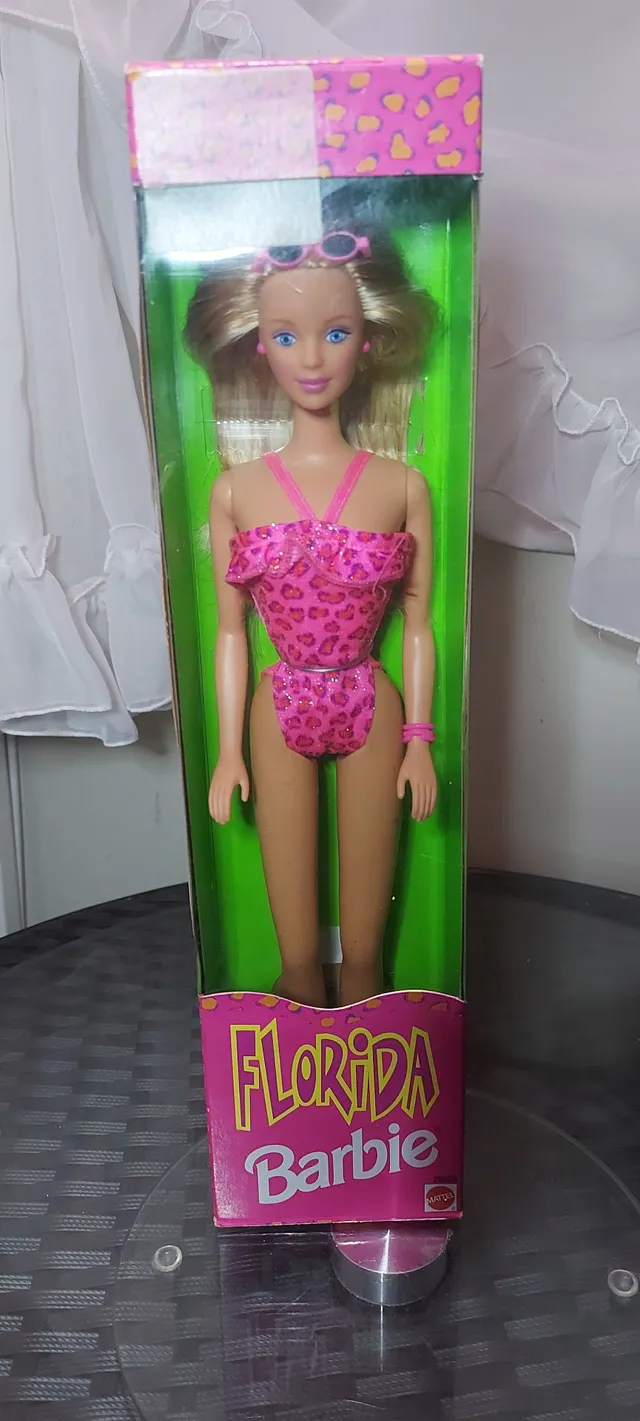 Colecionador brasileiro compra cópia física de Barbie Groom and