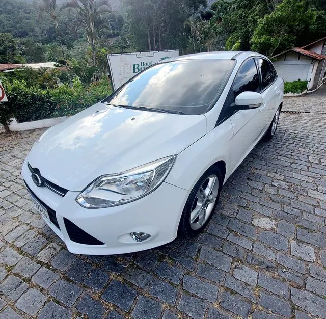 FORD FOCUS ford-focus-2014-sedan-aut-power-shift-pego-carro-ate-25-mil-e-volta  em segunda mão - O Parking