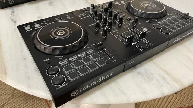 DDJ-400 ステレオミニプラグ ケース ガイドブック付 - メルカリ