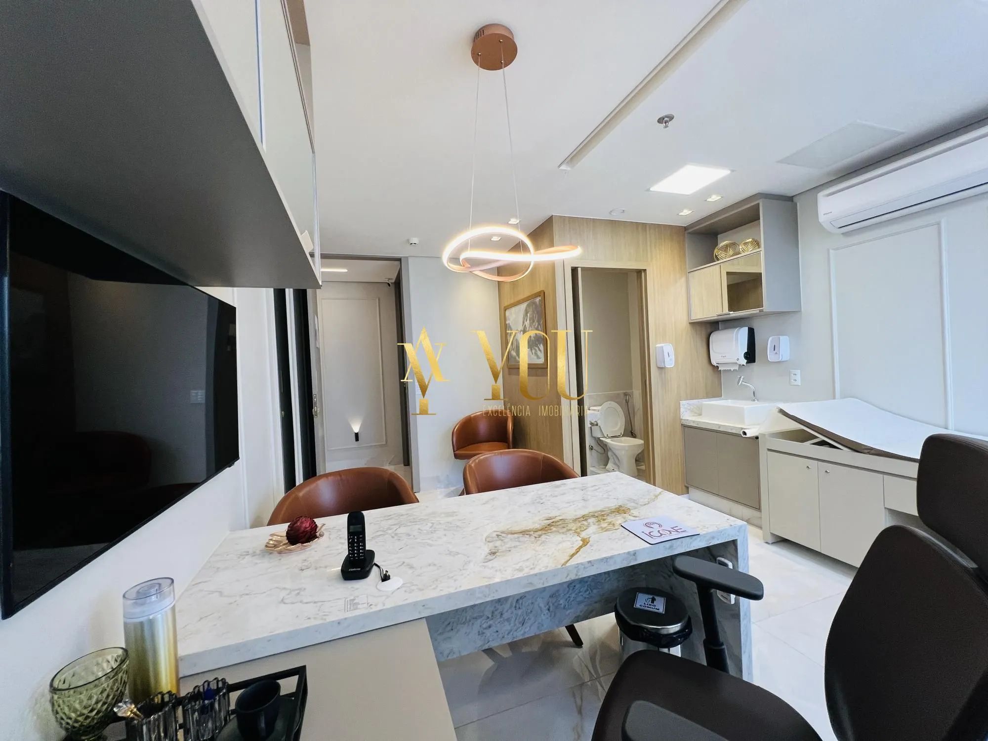 Impecável Consultório Médico em Clínica Luxuosa no Órion Complex. Aluguel por Pe - Foto 11