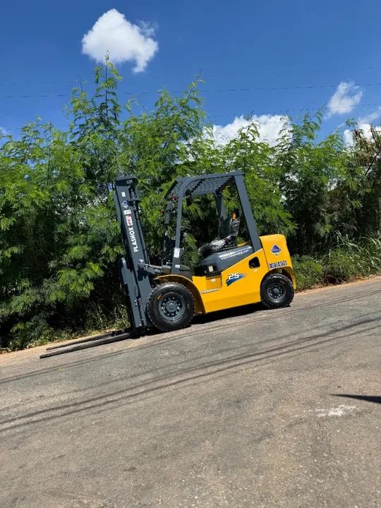 Empilhadeira Plasnox| Nova| 2.500kg| Diesel | Torre 3.5mts