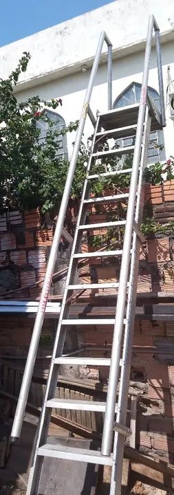 Escada de alumínio com plataforma  - Foto 3