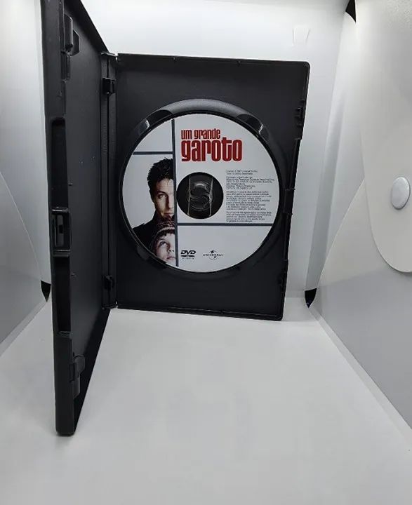 DVD Um Grande Garoto (Original) - Foto 2