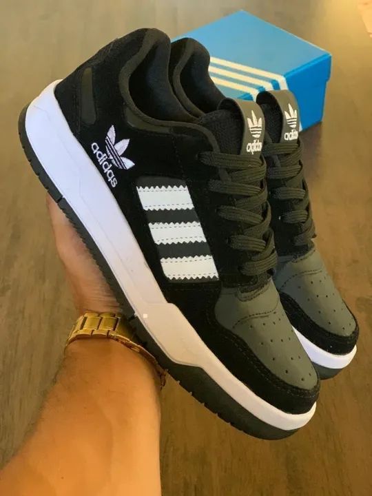 Tênis casual branco e preto - Foto 2