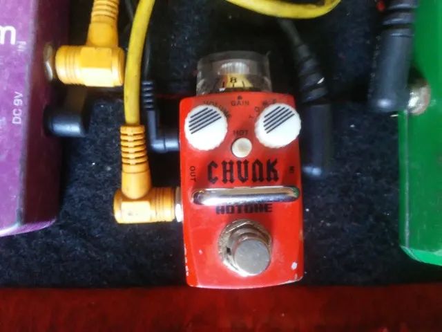 Mini pedal CHUNK hotone. Tipo marshall slash