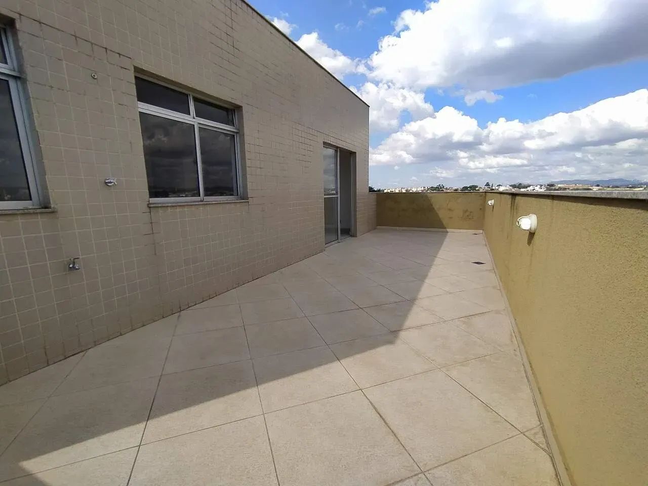 Cobertura para venda 4 quartos no Centro de Contagem
